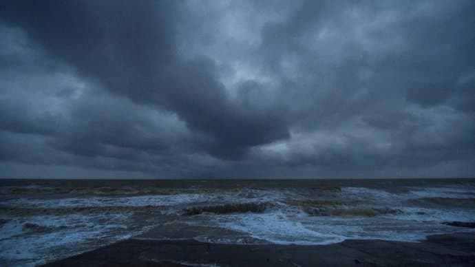 IMD Weather Forecast Depression Over Gangetic West Bengal Heavy Rainfall Thunderstorm Warning in These Districts