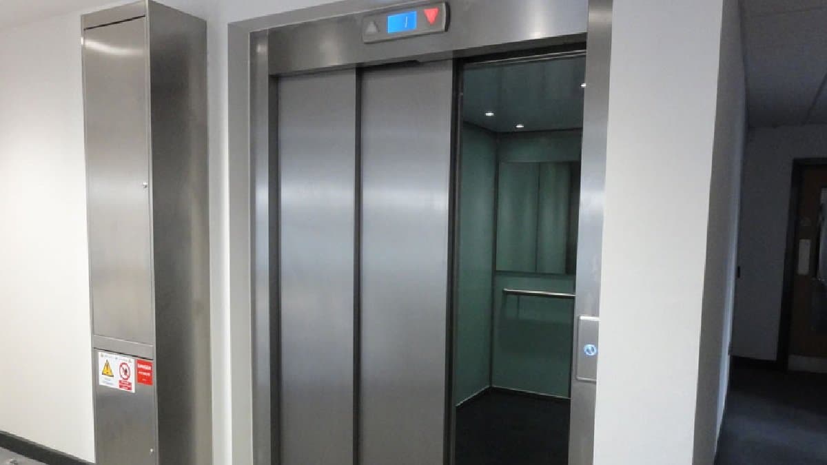 Child Gets Trapped And Died In Lift In Hyderabad Apartment