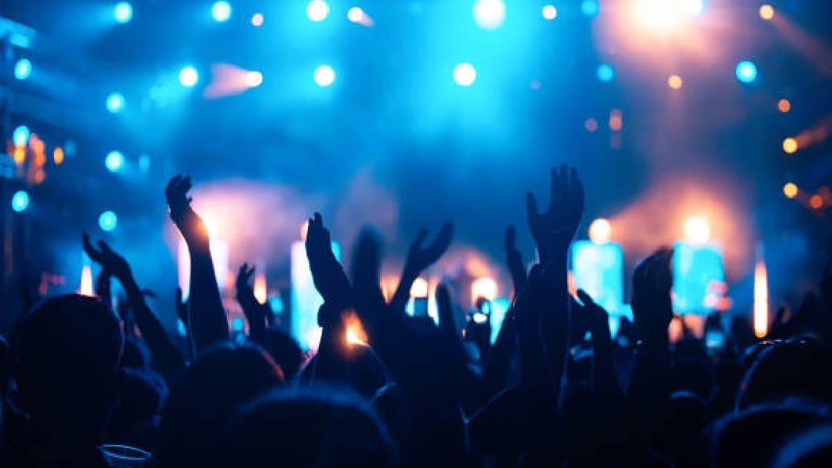 South Delhi club saw a clash between two groups reason will surprise