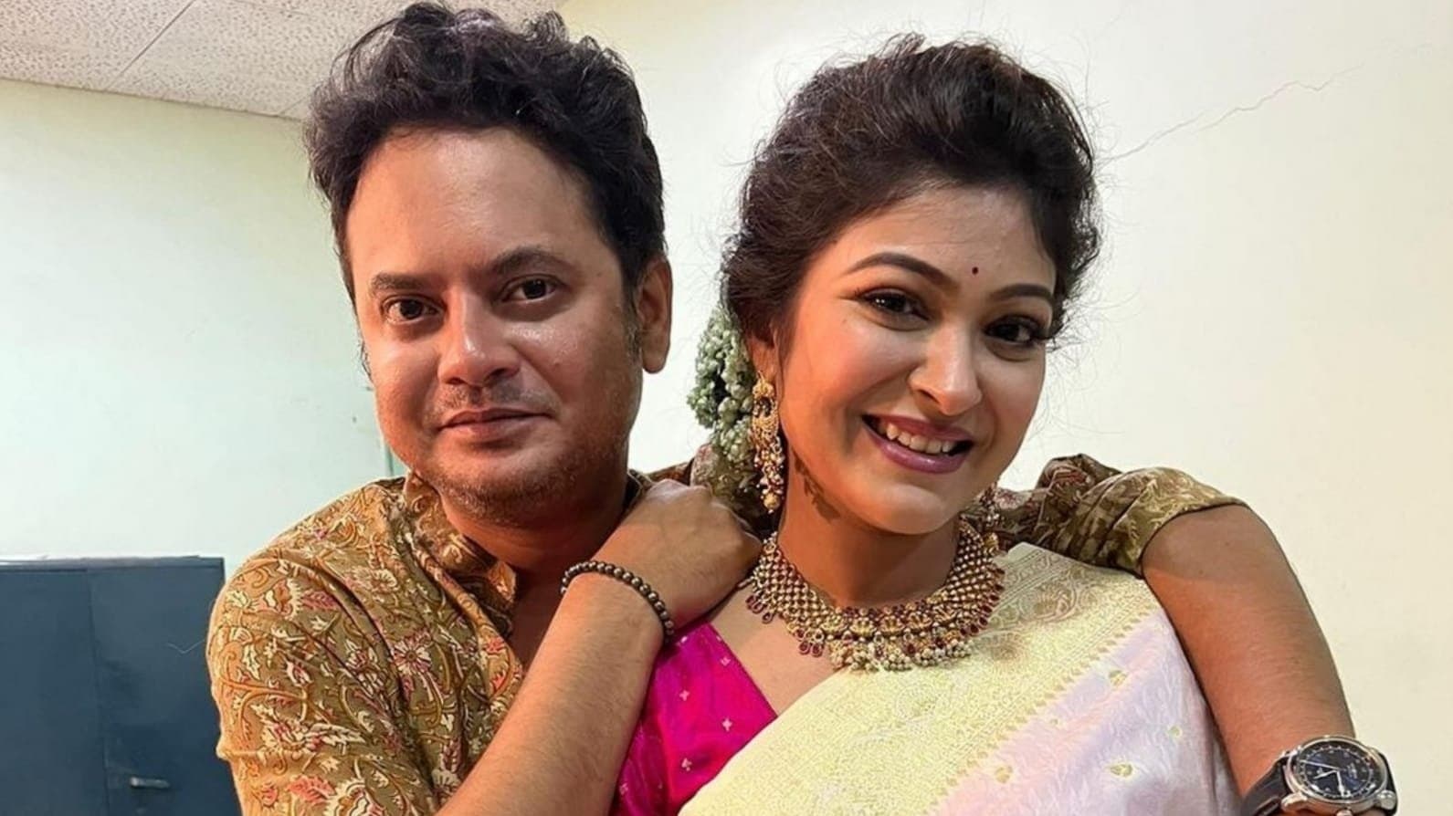 rahul arunoday banerjee shared romantic picture with actress rooqma roy on social media ent