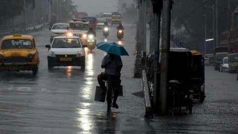 IMD Weather Forecast Heavy Rainfall In Four District Big Weather Changes in West Bengal