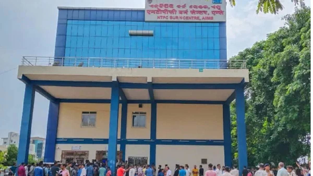 Odisha Girl Student Set On Fire By Three Miscreants