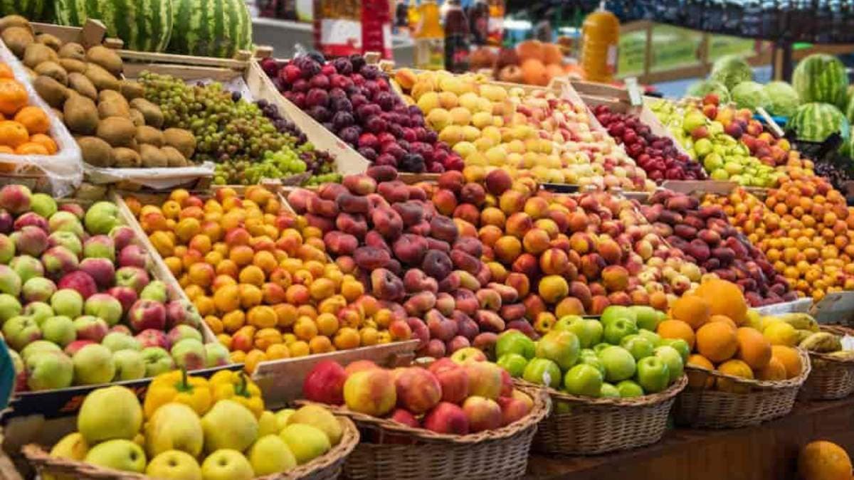 Apples have lots of health benefits including controls cholesterol level clear arteries and keep your heart healthy lif