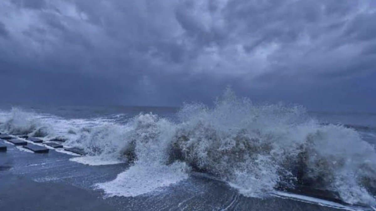  Cyclone Montha Alert Update:Cyclone Montha moved north-northwestwards with a speed of 17 kmph 