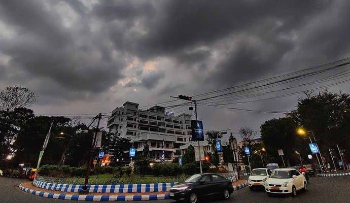 Weather Update: দক্ষিণবঙ্গের ৬ জেলায় হলুদ সতর্কতা, উত্তরে দুর্যোগ অব্যাহত 