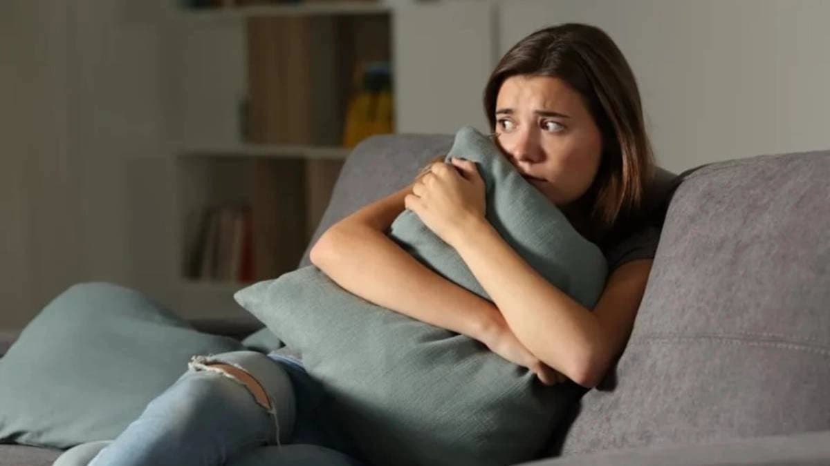 Pistanthrophobia is the fear of trusting people due to past experiences