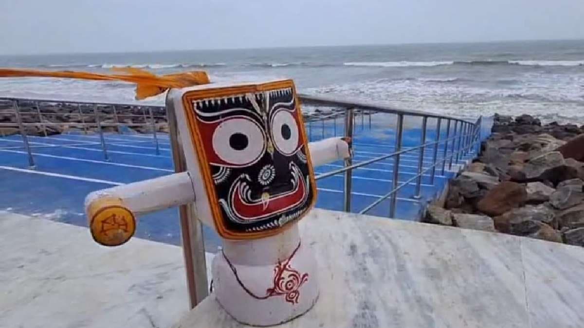 Jagannath Dev floats in Digha sea before temple inauguration
