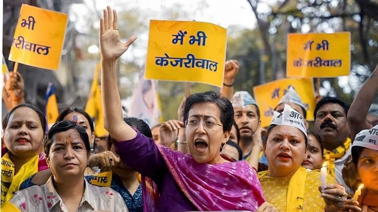 Delhi: দিল্লিতে জলের অভাবে বিক্ষোভরত অতিশি এবং আপের ‌ধর্না, সমর্থন জানাল তৃণমূল