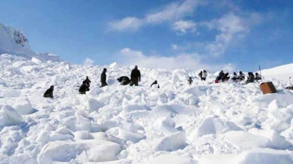 Three army personnel died as avalanche hits Siachen Base camp