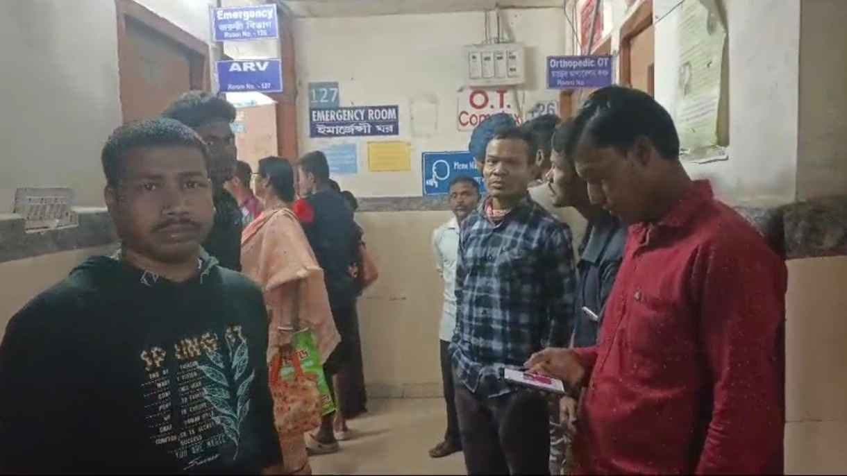 Stray dogs attack on villagers in nandigram 30 injured gnr 