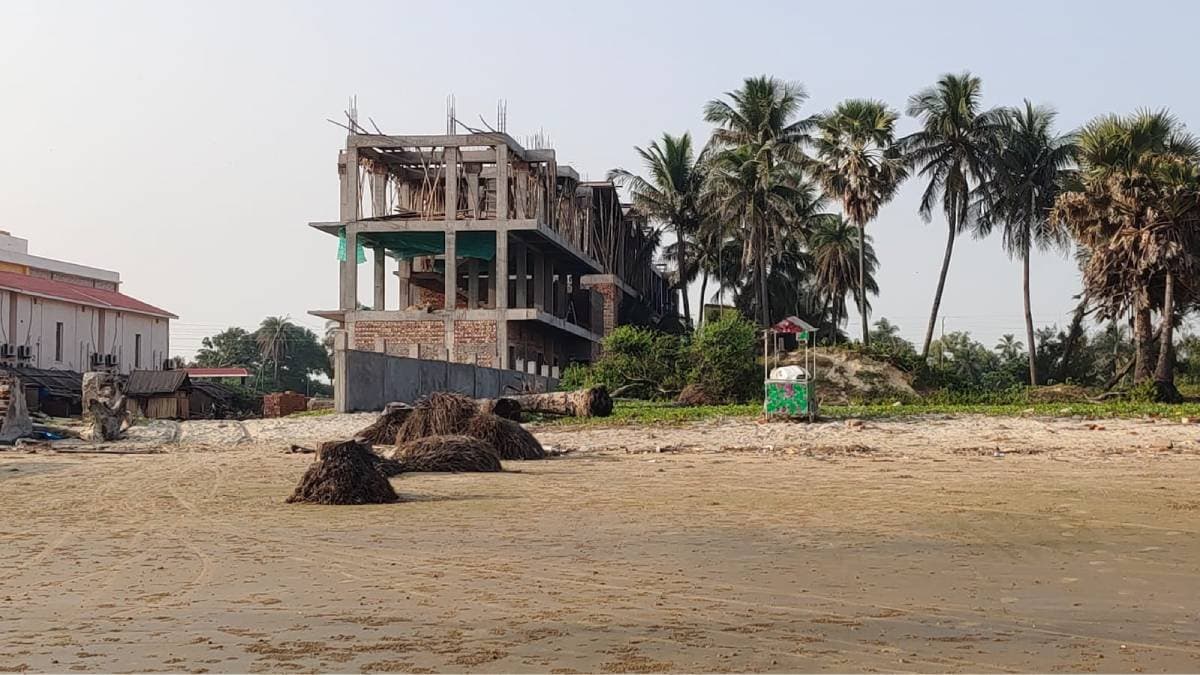East Midnapore district administration orders to demolish a large number of hotels in Mandarmani for environment issue gnr
