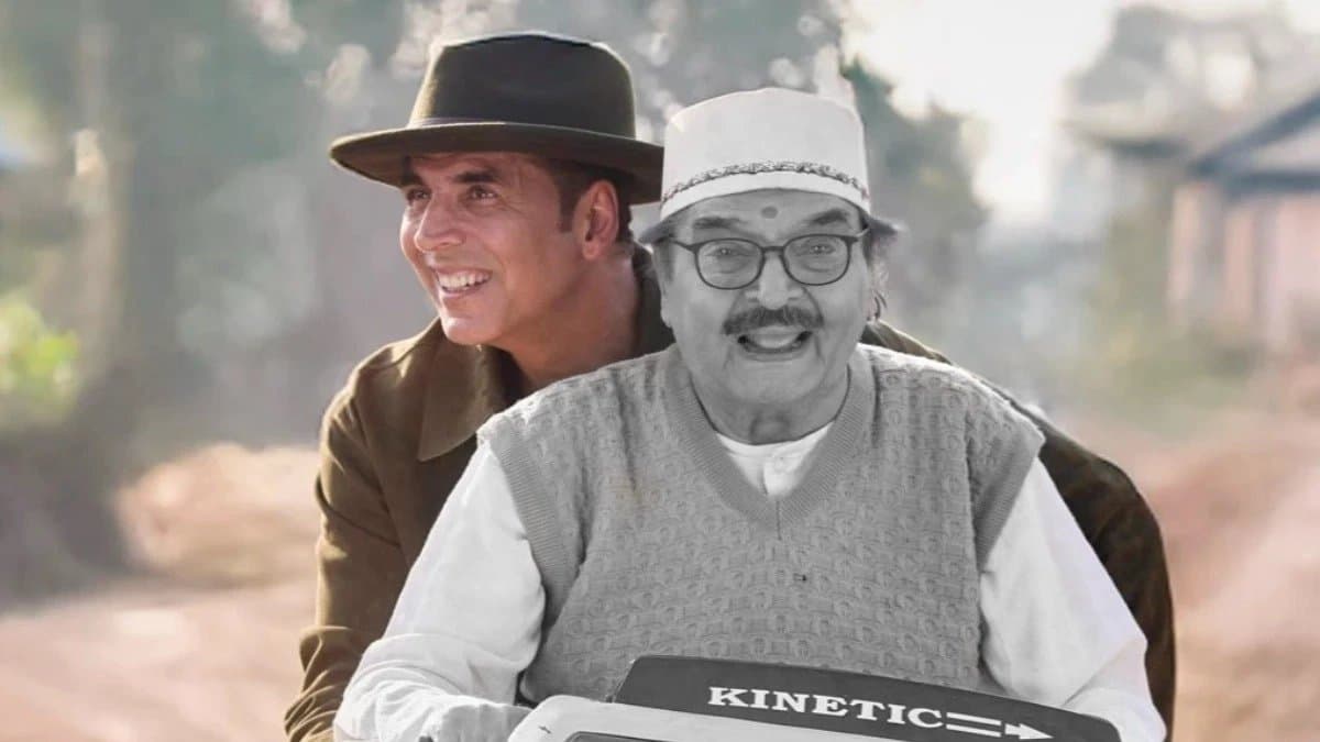 Akshay Kumar Mourns the Death of Legendary Comedian Asrani