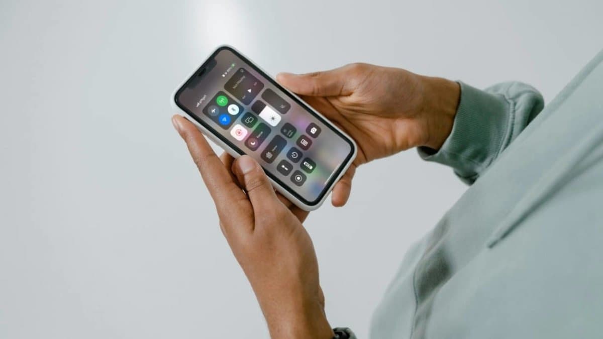 Man Sold His Kidney To Buy IPhone Four And IPad Two. 