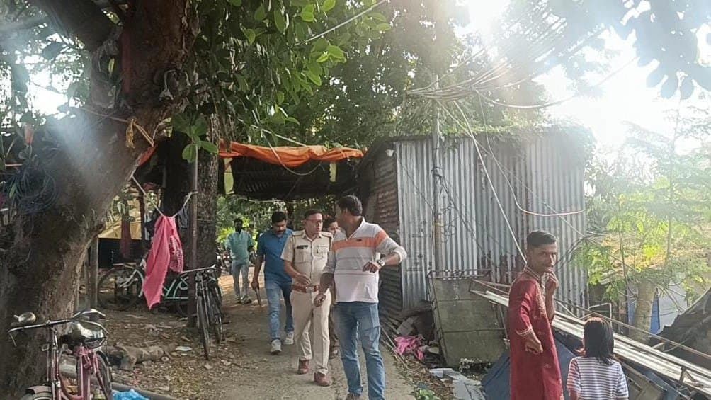 Youth was set on fire pouring petrol on him 