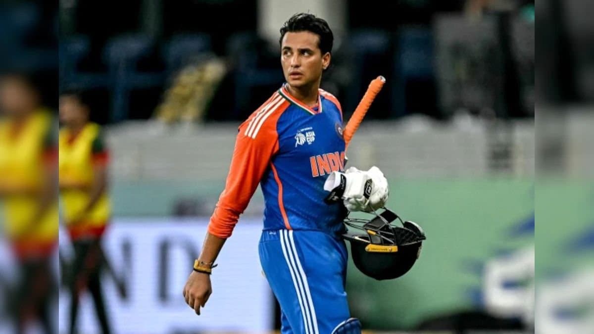  Pakistan pacer Ihsanullah boldly challenged Indias star batter Abhishek Sharma 