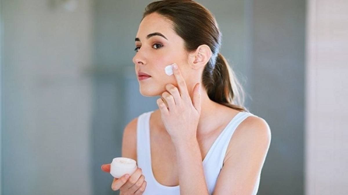 This homemade cream prevent ageing and bring glow on skin instantly