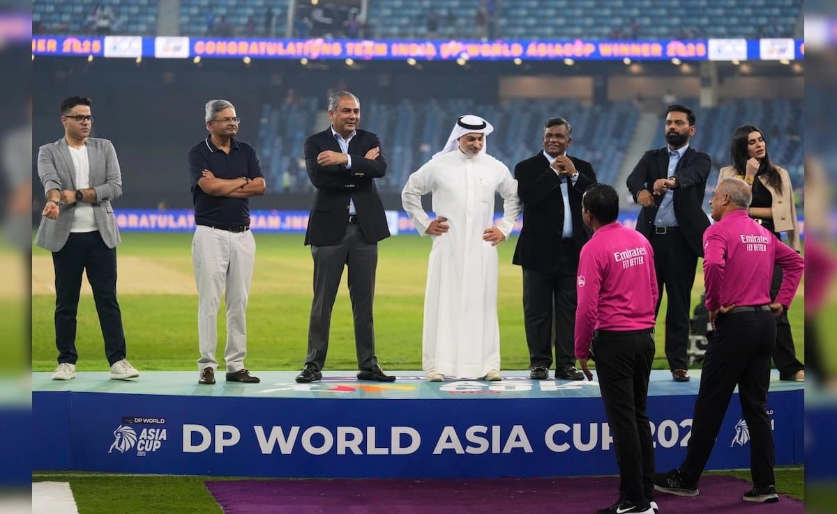 Mohsin Naqvi might be sacked as ICC Director for walking away with trophy 