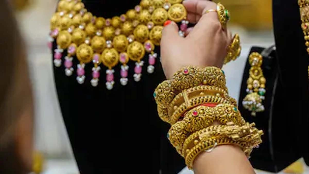 Should you buy gold on Dhanteras follow these tips and do not get cheated