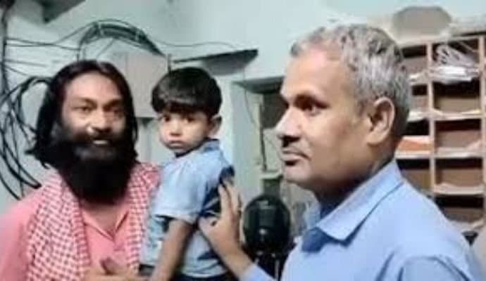 RAJASTHAN: মার কাছে যেতে নারাজ ছেলে, কারণ জানলে চোখ ভিজবে আপনারও