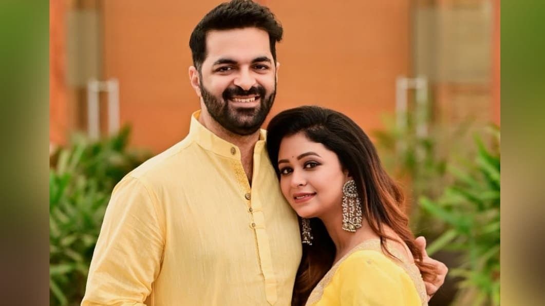 Actress Ritabhari Chakraborty and Sumit Arora hot engaged 