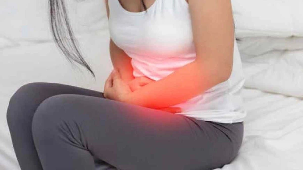 Warm Cinnamon water helps to reduce period pain faster know its all health benefits 