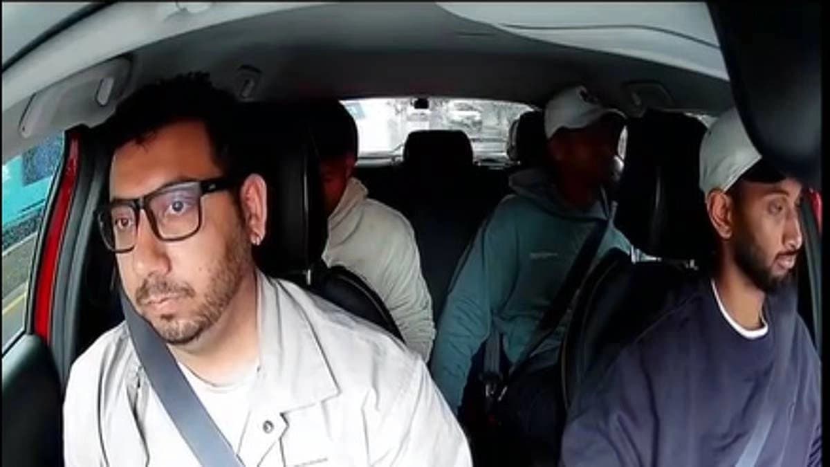 India vs Australia 3rd odi: Yashasvi Jaiswal Dhruv Jurel and Prasidh Krishna take Uber ride in Australia 