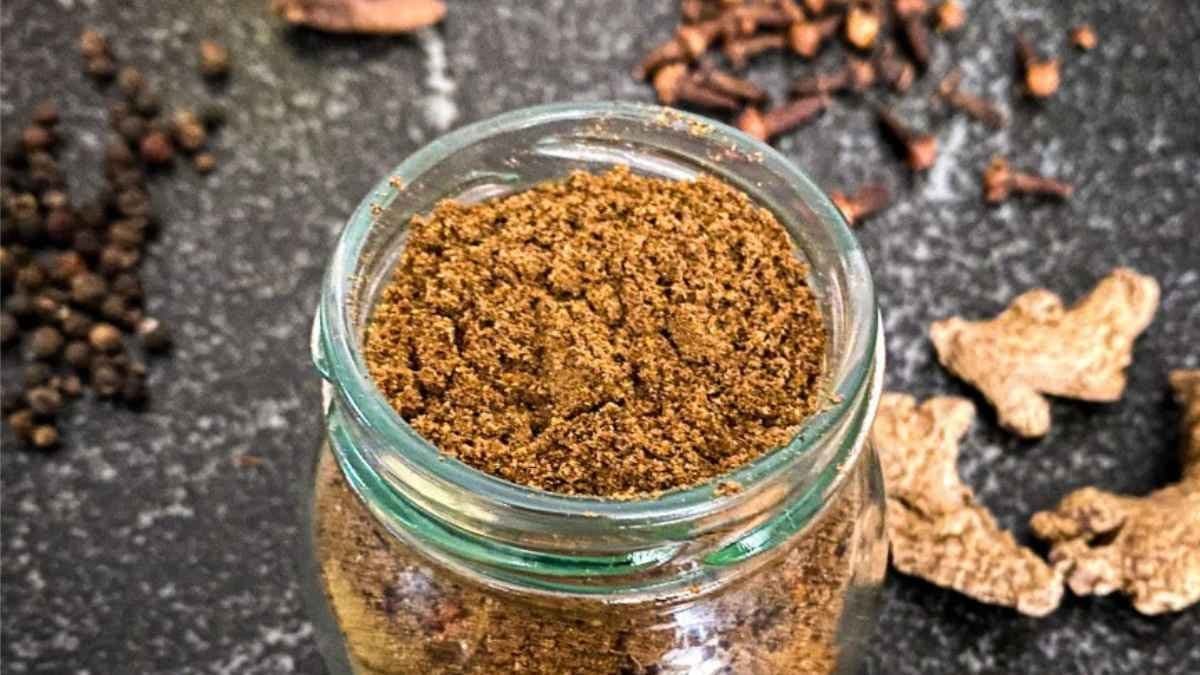 মুঠো মুঠো অ্যান্টাসিড খাওয়ার দরকার নেই, পেটফাঁপা ও বদহজম থেকে মুক্তি পেতে বাড়িতে তৈরি করুন এই পাউডার 