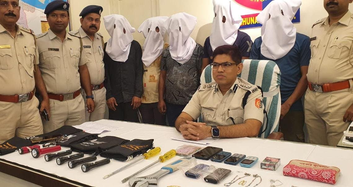 Murshidaabad: রঘুনাথগঞ্জে ডাকাতিতে গ্রেপ্তার ৫ বাংলাদেশি 