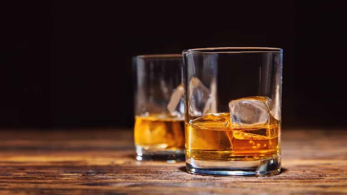 she drinks every evening, forces me too, husband goes to police station_gnr