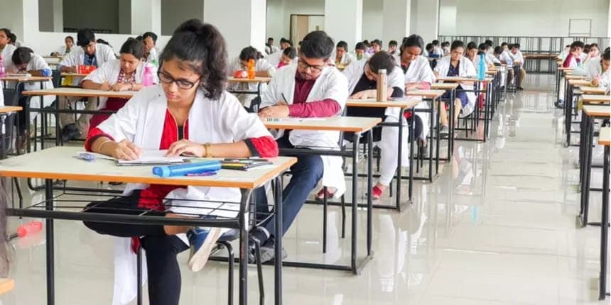 পিছিয়ে গেল নিট পরীক্ষার দিন