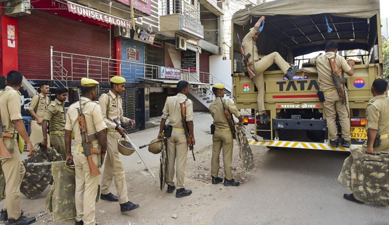 UttarPradesh:  স্ত্রী-শ্বশুরকে খুন করে উত্তরপ্রদেশে আত্মঘাতী ব্যক্তি