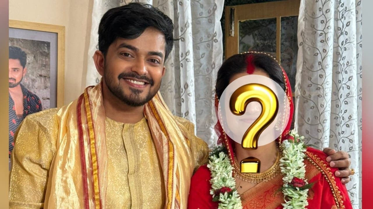 Sayak Chakraborty and Anuradha Mukherjee got married in bengali serial Tui Amar Hero 