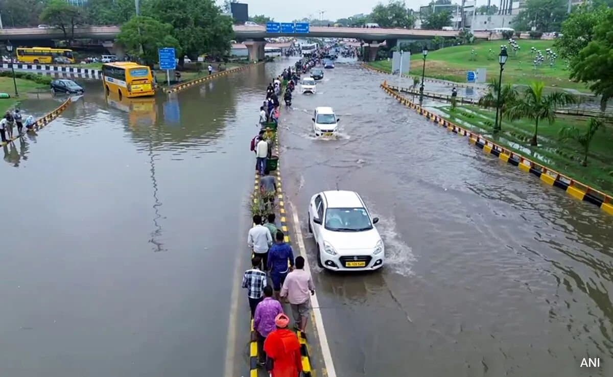 Delhi Rain: ‌দিল্লি‌তে ভারী বৃষ্টির সতর্কতা জারি 