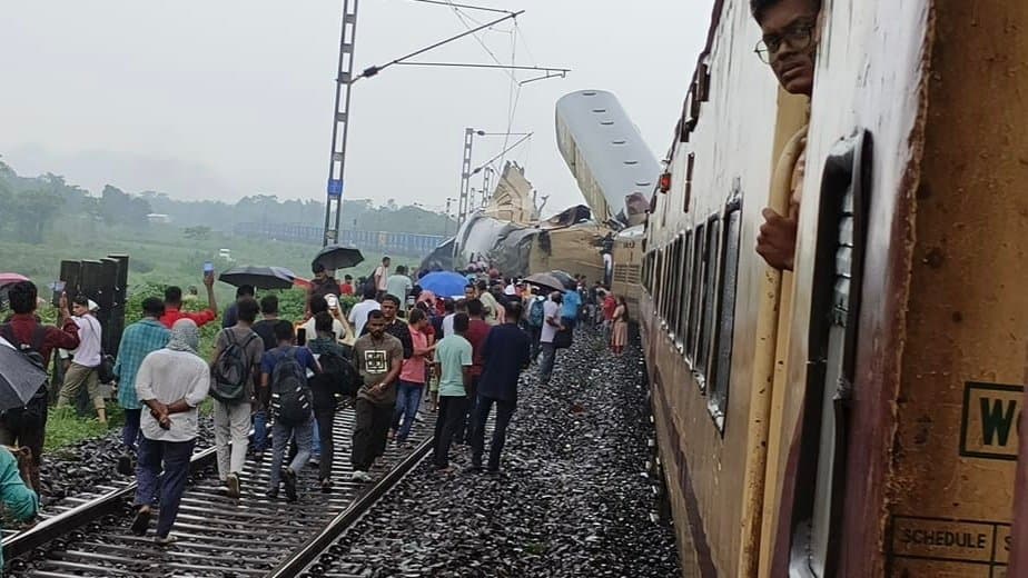Kanchenjunga Express: কাঞ্চনজঙ্ঘা এক্সপ্রেস দুর্ঘটনায় মৃত ৫, আহত কমপক্ষে ৩০ 