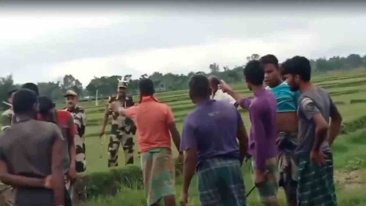 BSF strongly foiled the bid of intruding from Bangladesh