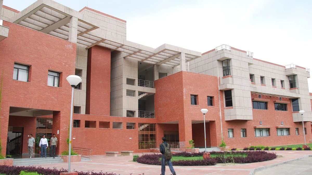  25-Year-Old IIT Kanpur Cyber Security Developer Found Dead