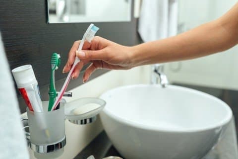 Over 600 viruses found on showerheads, toothbrushes gnr