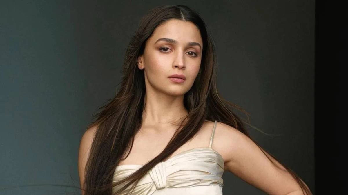 Bollywood actress Alia Bhatt criticizes media and social media for sharing videos of her under-construction home