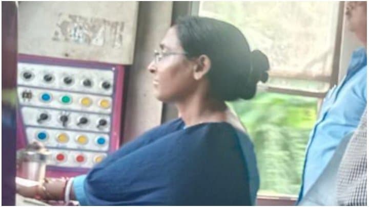 দক্ষিণ-পূর্ব রেলের প্রথম মহিলা চালক