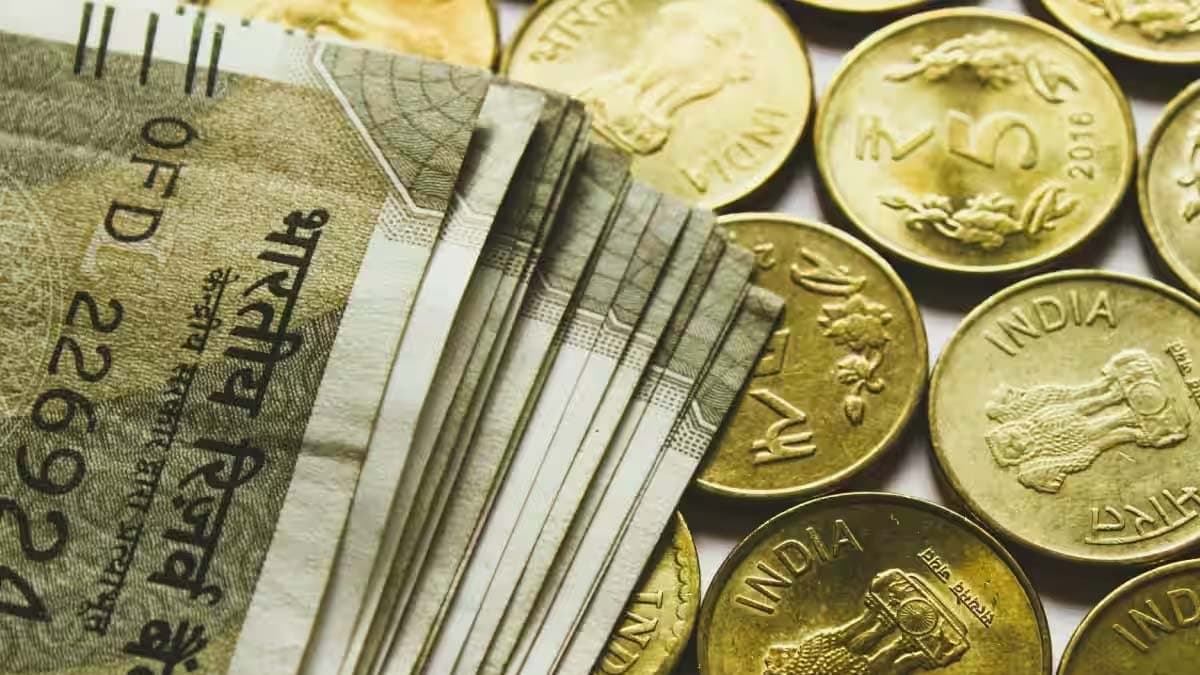 A one-time investment of Rs two lakh for 25 years and a monthly SIP of Rupees 1500 which one has a higher profit potential