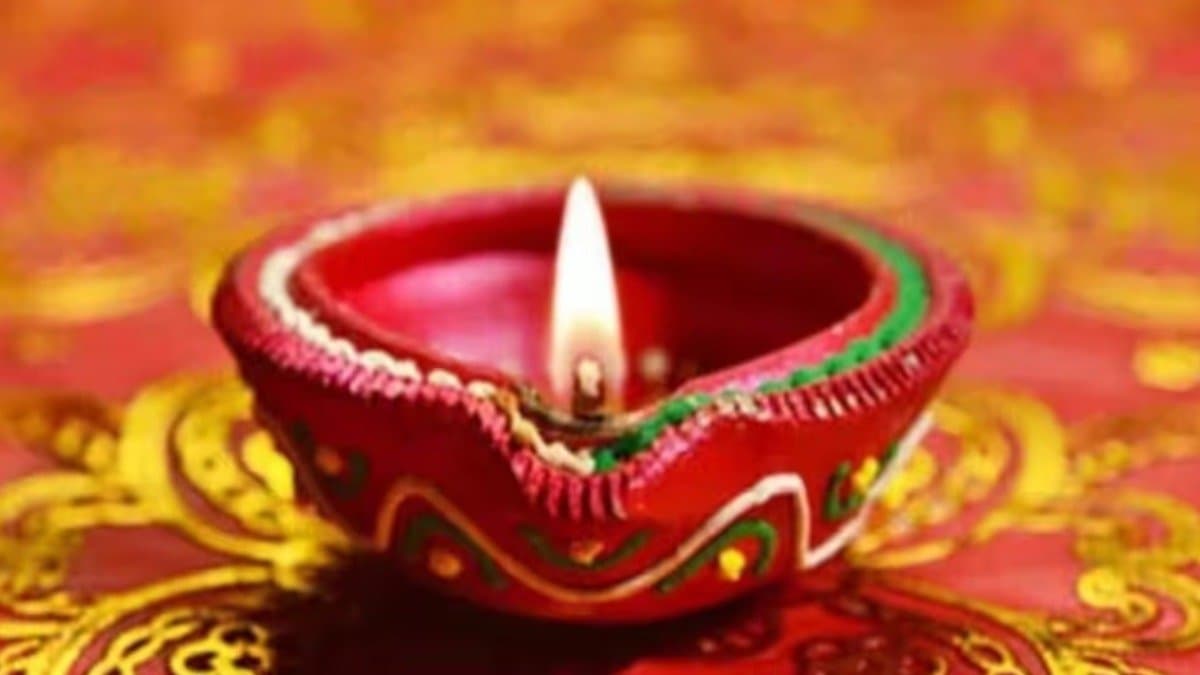  Vastu Tips for money Light a lamp at these places in house everyday poverty will never come