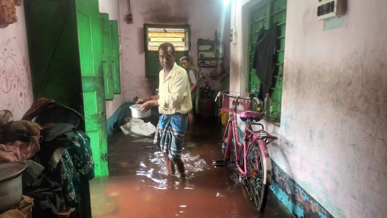 Hooghly Waterlogged in pandua due to heavy rainfall gnr 