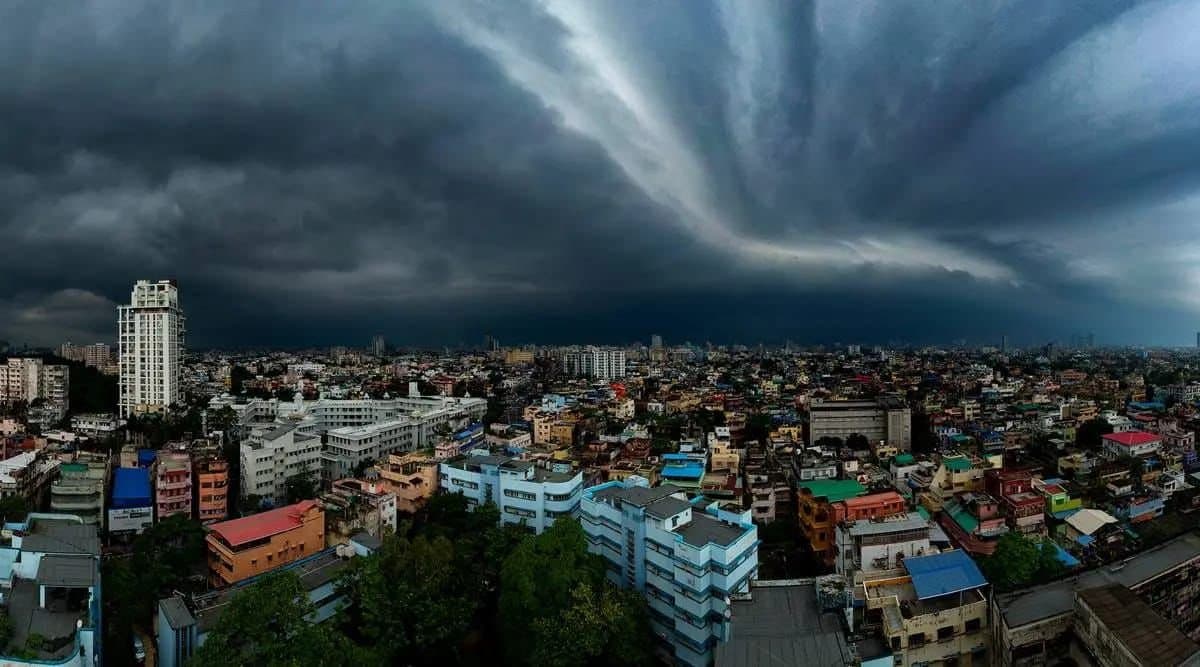 Weather Update: ভারি বৃষ্টির সম্ভাবনা নেই, তাপমাত্রা কমলেও গুমোট গরম চলবেই 