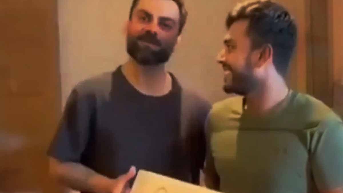 Virat Kohli Speaks In Bengali After Receiving Special Gift From Bangladesh Star  spt