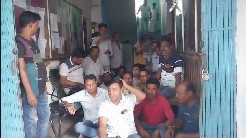 Murshidaabad: বিরোধী দলনেতার ঘর দখল ঘিরে ধুন্ধুমার রানিনগরে 
