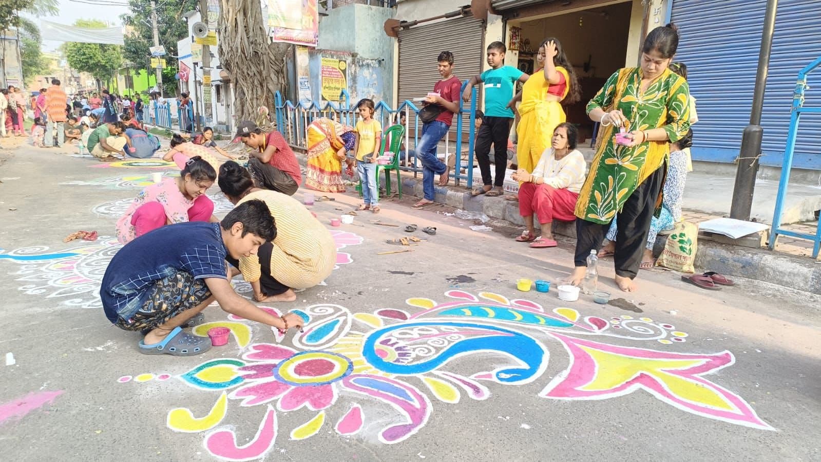 আল্পনা প্রতিযোগিতার অভিনব ভাবনায় রঙিন রিষড়া