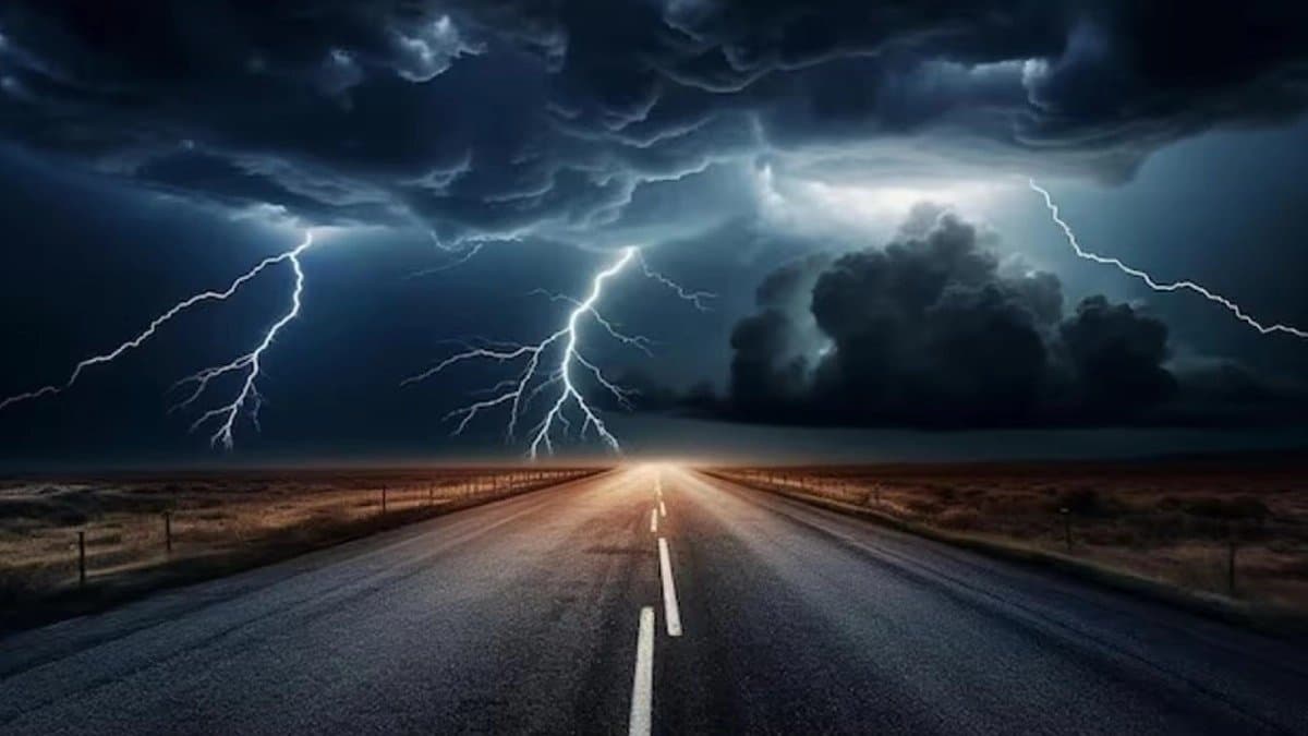 How to Not Be Struck by Lightning During a Thunderstorm