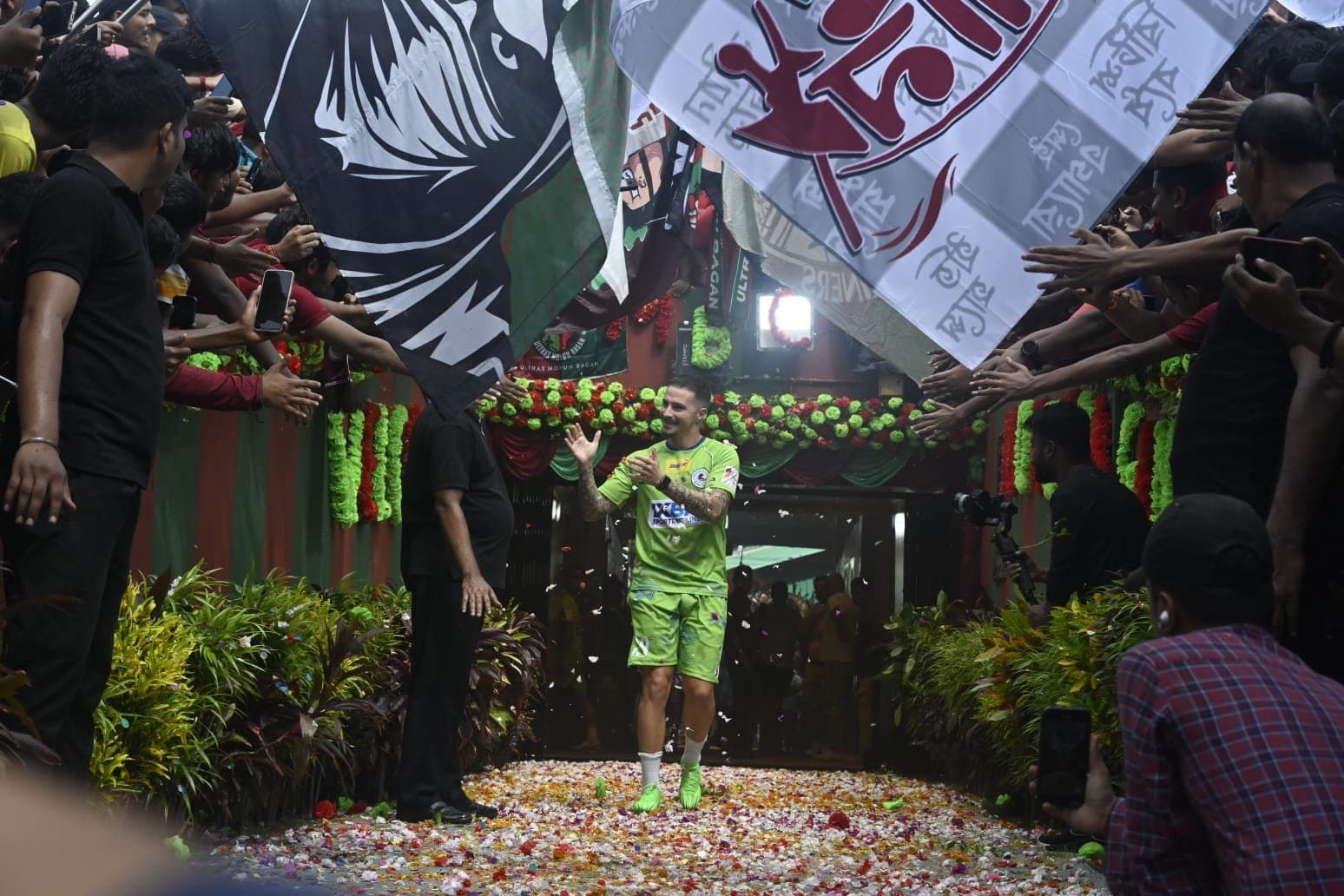 Jamie McLaren along with others starts practice on the auspicious occasion of mohun bagan day spt