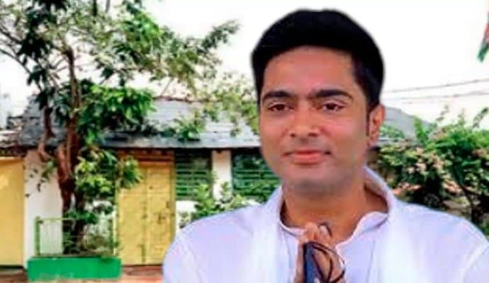 Abhishek meets Mamata in kalighat on Tuesday