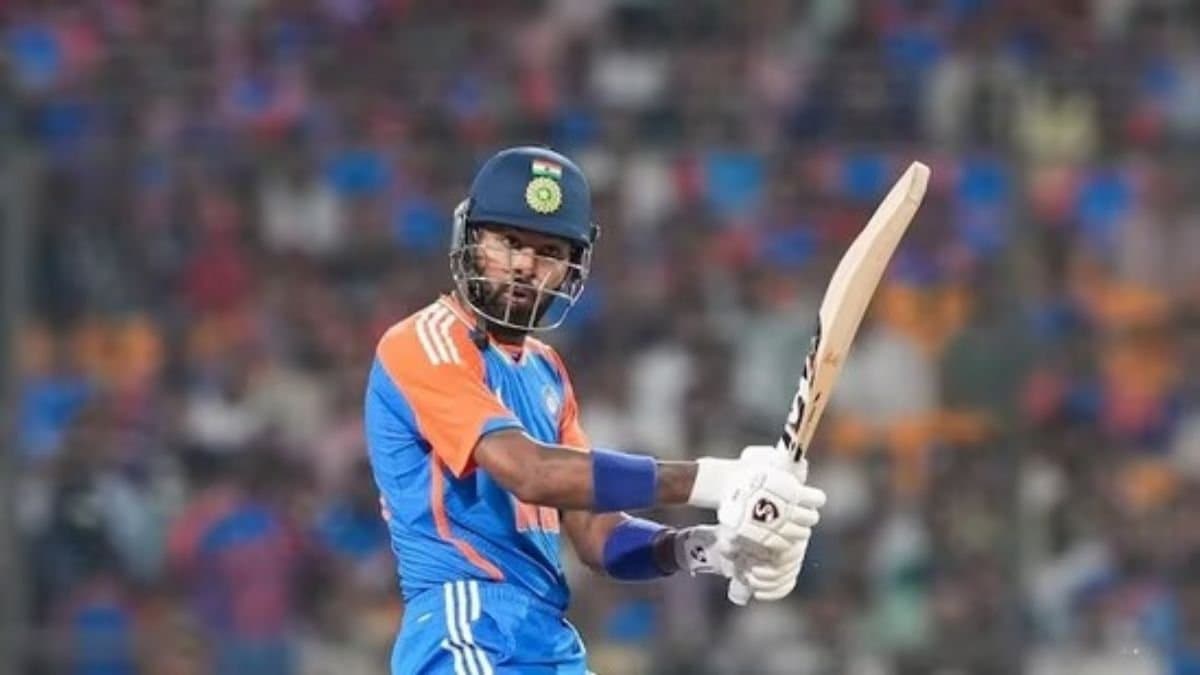  Hardik Pandya was   seen shouting at his   teammate Rinku Singh   spt